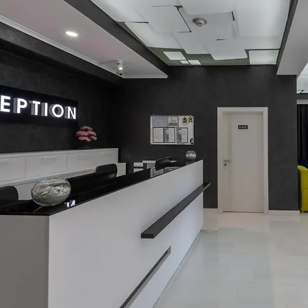 Javu Нэводари